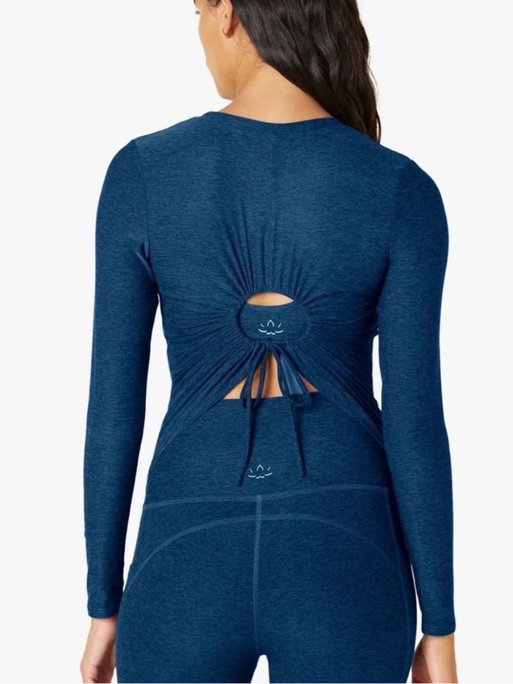 Beyond Yoga Featherweight Inner Circle Cutout Knit Top Celestial Blue - Picture 2 of 6